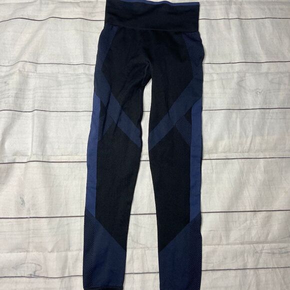 PINK Victoria's Secret Cool and Comfy legging S - Picture 1 of 6